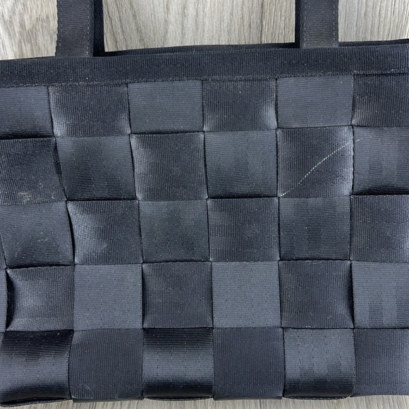 Harveys Seatbelt Bag - Picture 2 of 14